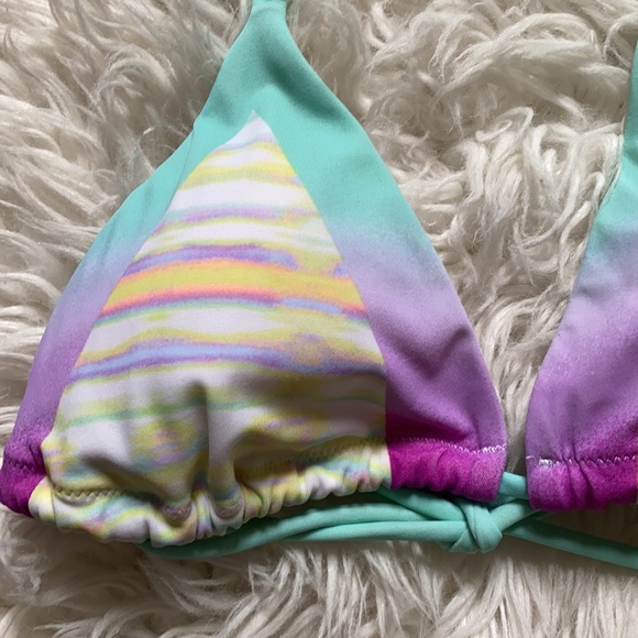 Victoria’s Secret Bikini top - Picture 2 of 6